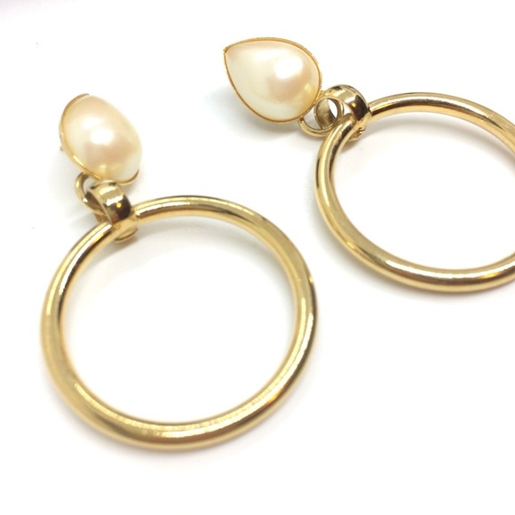 VINTAGE 80S 90S GOLD TONE STATEMENT DROP HOOP EARRINGS FAUX PEARL EARRINGS - Picture 11 of 13